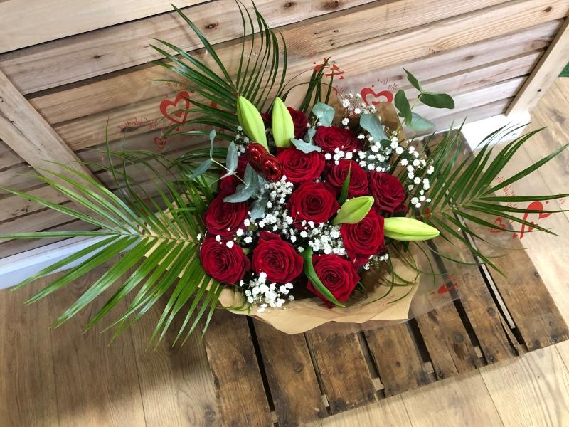 A dozen RED Naomi Roses & Lillies